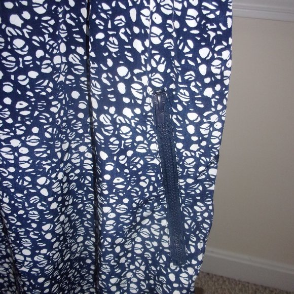 Blue Sleeveless Dress - Picture 2 of 5